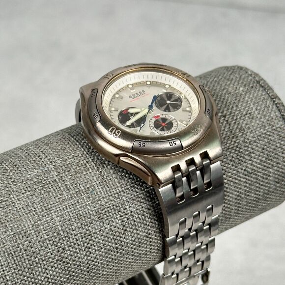 Guess Watch Womens 38mm Round Waterpro Silver Tone Day Date 6.5" New Battery - Picture 2 of 10